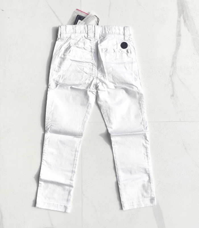 Bijele hlače (4.godine)